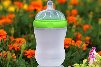 酷萌寶貝硅膠奶瓶綠色230ML.jpg 酷萌寶貝硅膠奶瓶綠色230ML.jpg
