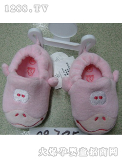 麗嬰房粉色學步鞋